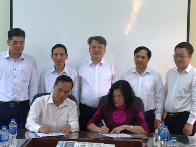 Người nông dân được hỗ trợ thức ăn chăn nuôi theo hình thức trả ngay và chậm trả